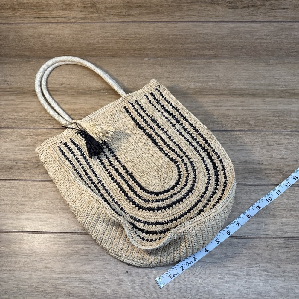 BTB Los Angeles Shoulder Tote Natural Raffia Weaved Made in Madagascar NWT - Picture 6 of 8